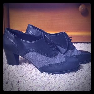 Women's heeled shoes